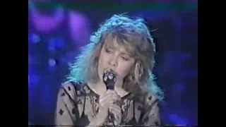 Stevie Nicks - Gypsy - Live 05-30-1983 Us Festival chords