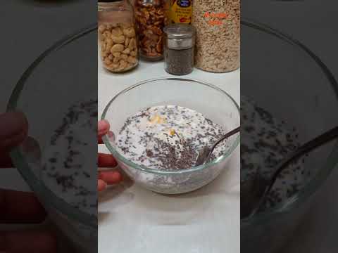 Overnight Oats || Oats & Chia Seeds Breakfast #shorts