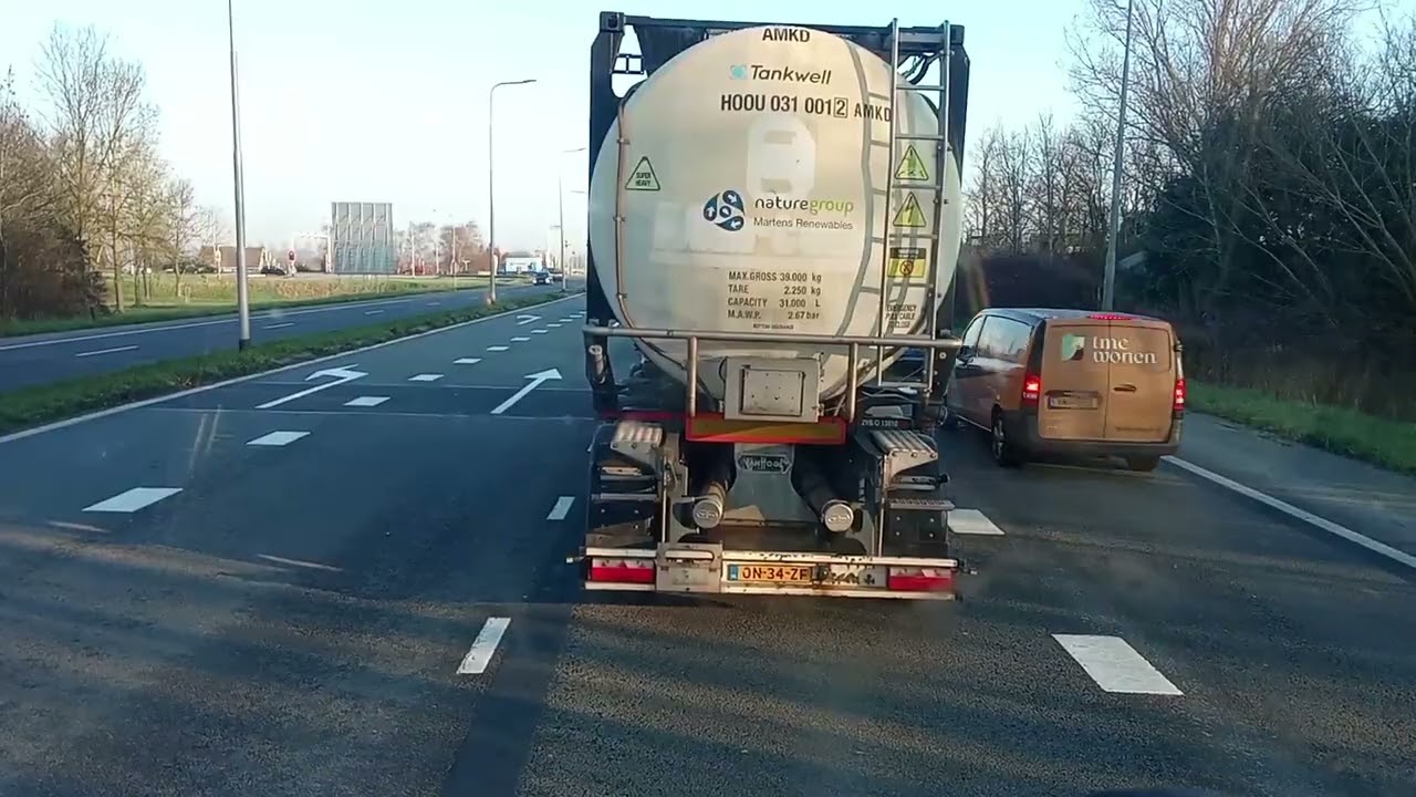 Поредното тъпо,,,, ама мноооо тъпо клипче.