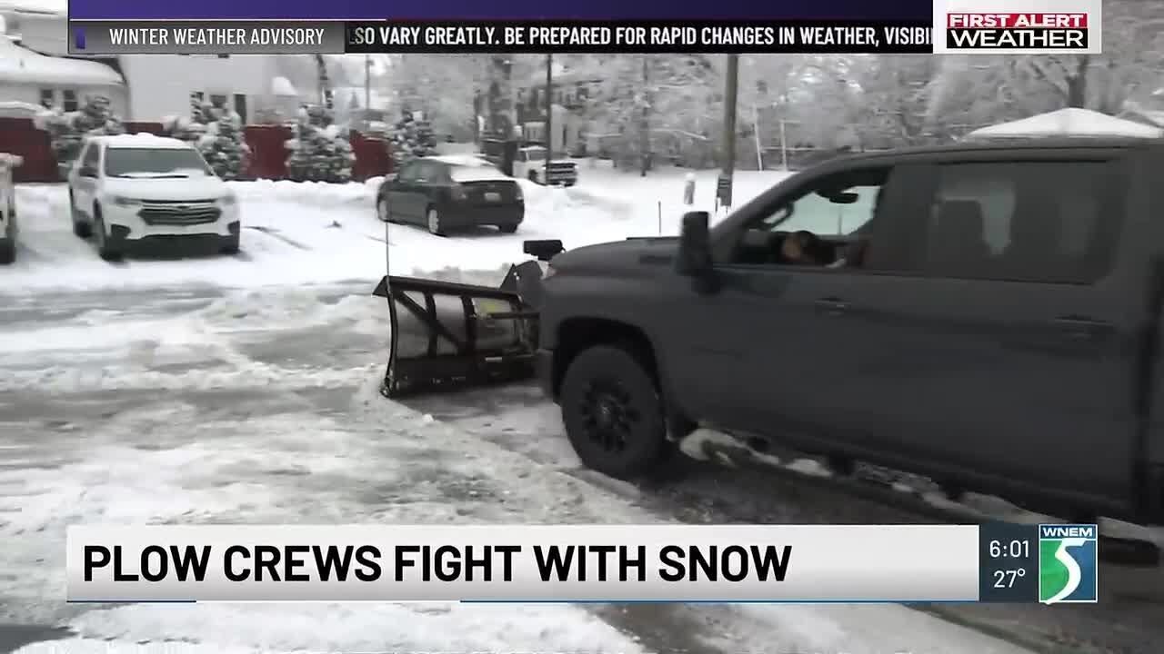 Plow crews put in long hours during heavy snowfall - YouTube