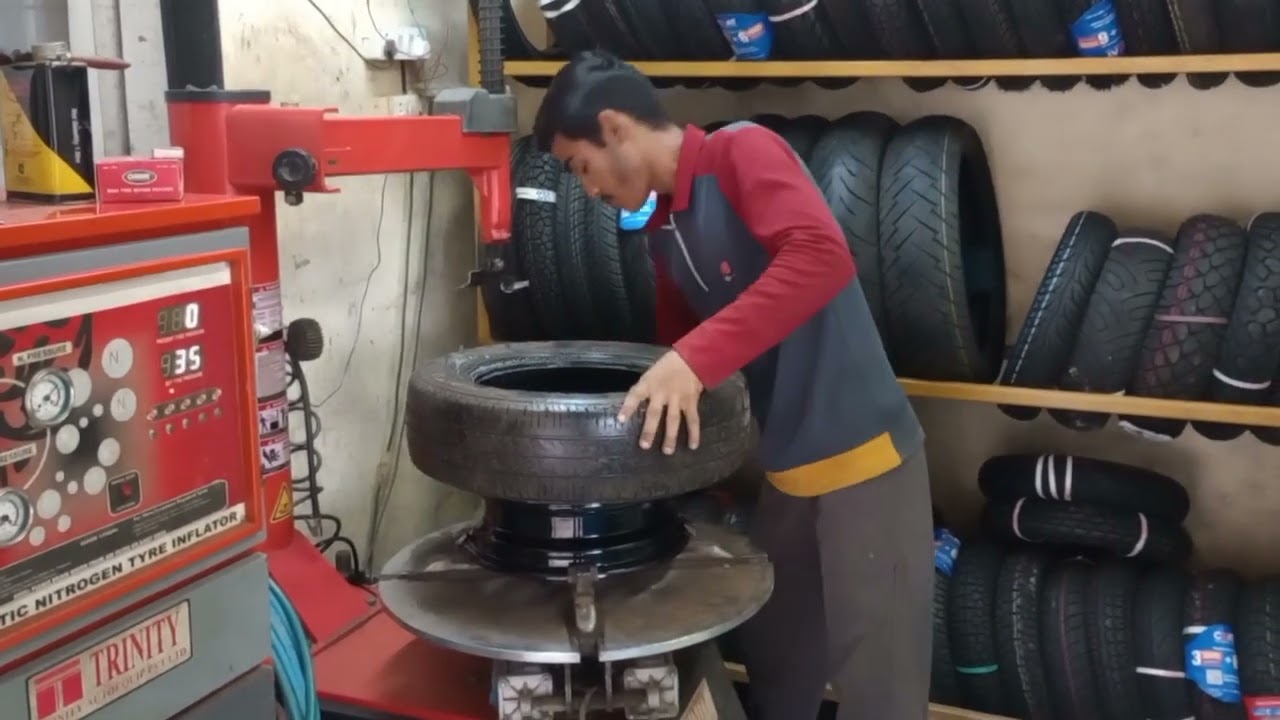 Old rim repairing and repaint tyre fitting process 