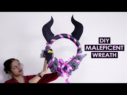 DIY Maleficent Halloween Wreath | Easy Halloween Craft