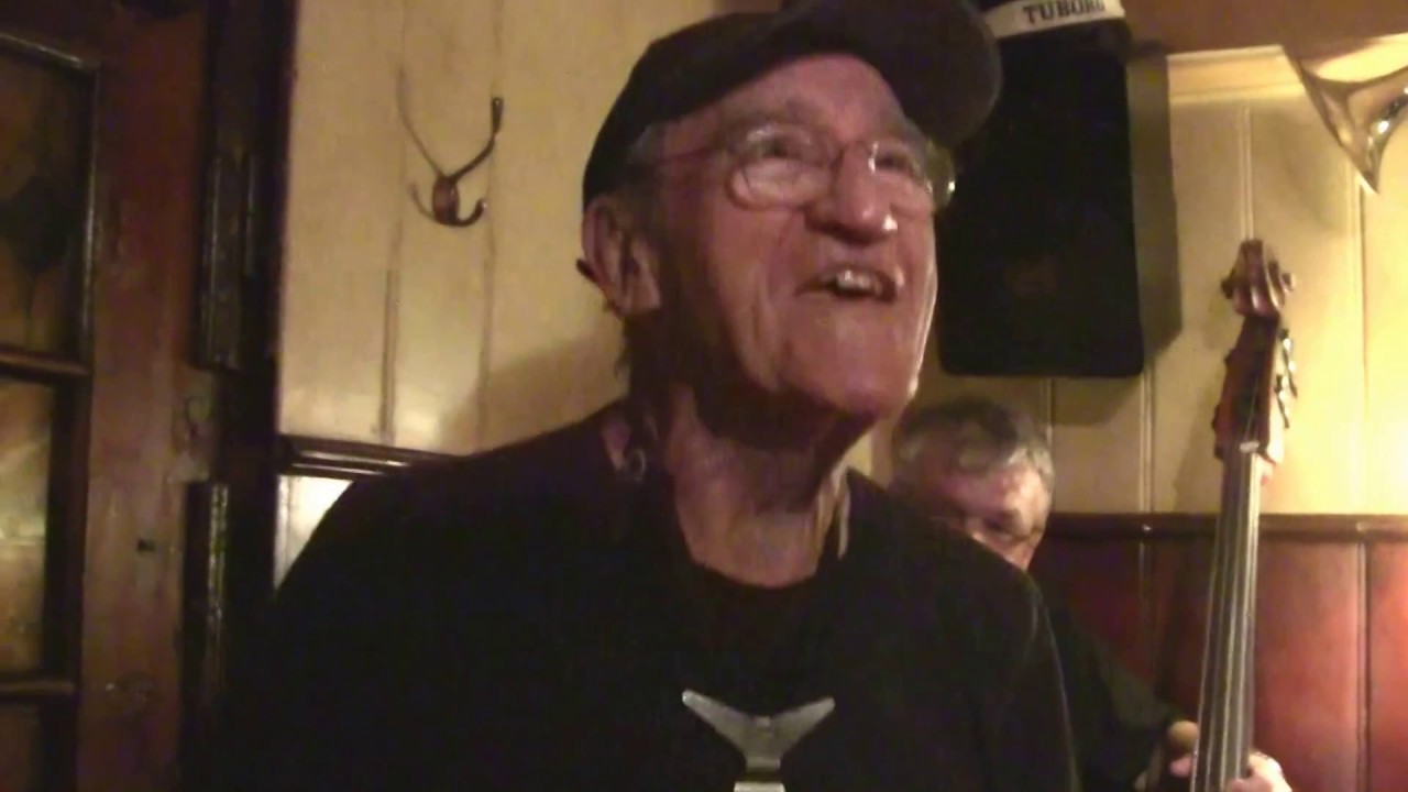 WHEN COMEDIAN TOM McEWAN CHIRPS LIKE A BLACKBIRD! with Erik Spiermann's Hot Shots - July 2018