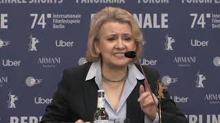 На телефоні Оксани Забужко спрацювала сирена повітряної тривоги під час пресконференції на Берліналі