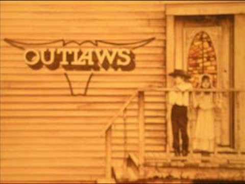 (+) 441 - Outlaws - Green Grass & High Tides