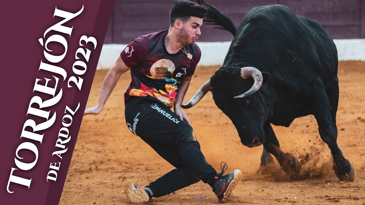 💥 ¡SE LIBRA POR MUY POCO! 🏆 RECORTADORES CON TOROS EN TORREJÓN DE ARDOZ 2023