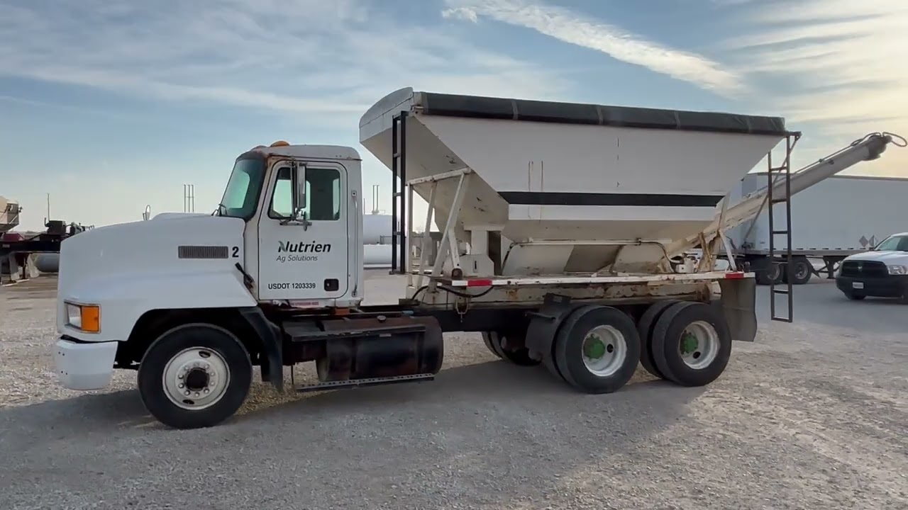 1995 Mack CH613 Dry Tender Truck