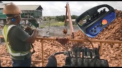 Radio remote controlled recycling crane with Scanreco G2B RC400