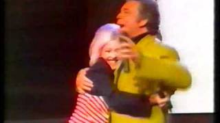 Cyndi Lauper Tom Jones HQ River Deep Mountain High Live