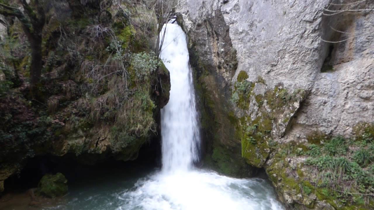 Cascada de Aguake, ruta familiar en Antoñana.