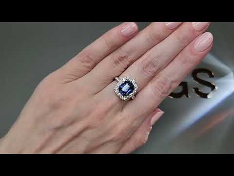 Кольцо с сапфиром цвета Cornflower 5,11 карат и бриллиантами в белом золоте 750 пробы Видео  № 2