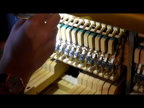 видео: Музыка: ремонт механики пианино (не играет клавиша)