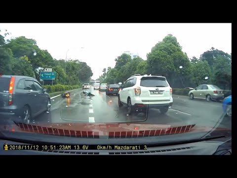 road trippin 12nov2018 motorbike skidded after van cut in. aye towards clementi