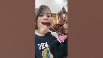 Mẹ ngốc bị chip lừa ăn xúc xích nhặt dưới đất#shorts