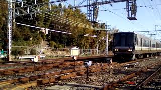 踏切カンカン❗JR京都線を、爆走する、223系普通列車❗