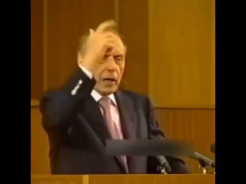 Heydər Əliyev milli məclisdə əsəbləşir