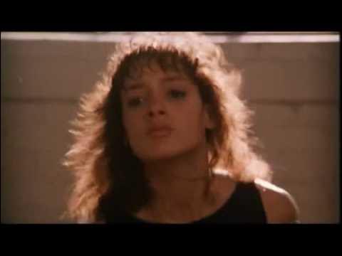 She's a maniac. Michael sembello в молодости. Maniac (flashdance version) (re-recorded / remastered) клип. Maniac flashdance version. Обложка альбома michael sembello - maniac.