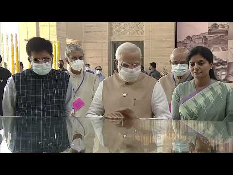 PM Modi inspects the newly inaugurated Vanijya Bhawan