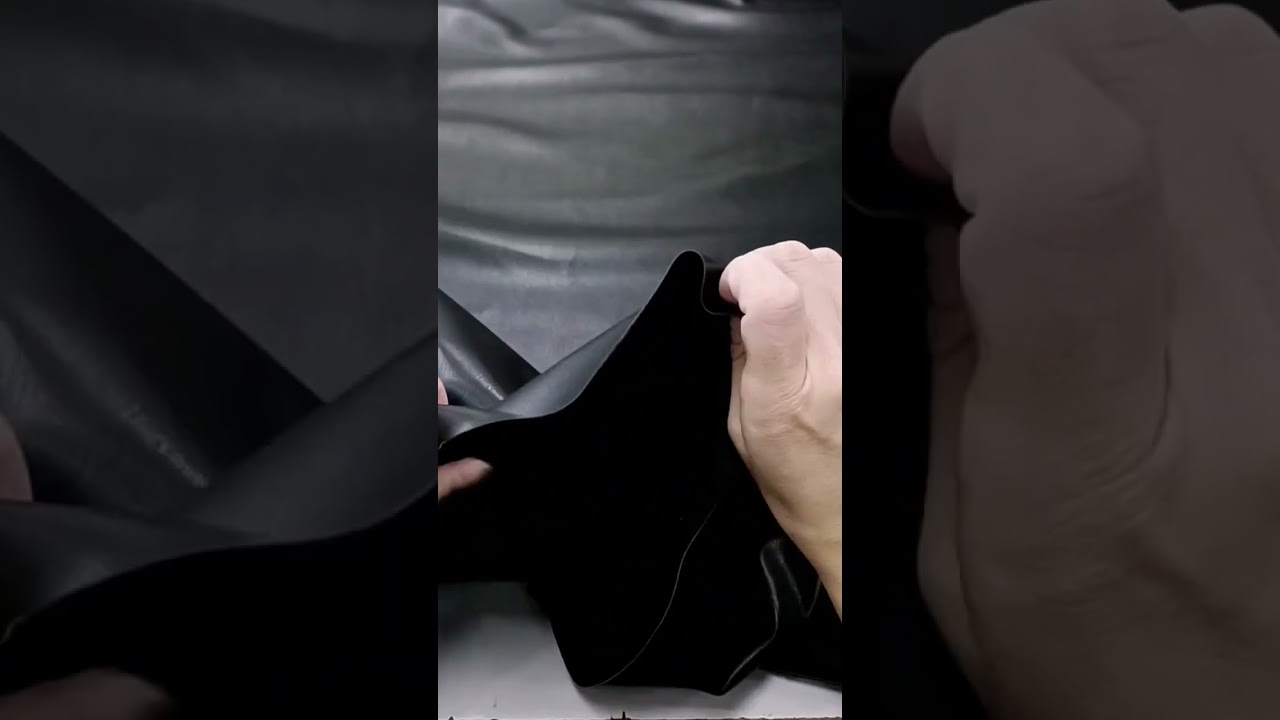 カーフレザーの様なフェイクレザー 生地裏スウェード リアルブラック