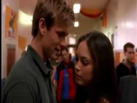 Smallville 1x15 lana dumps whitney