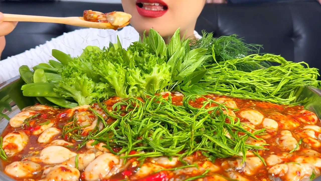 Thaifood ASMR ยำหอยนางรมน้ำปลาร้า หวานทั้งนัว Oyster salad with fermented fish sauce MUKBANG show
