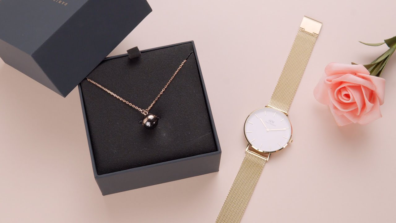 Review dây chuyền Daniel Wellington DW00400156 kiểu dáng mỏng phong cách thời trang trẻ trung.