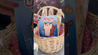 This bread basket just got one loaf better. 🐱🍞 Get your copy of Cat Loaf now (bread not included)