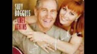 Video-Miniaturansicht von „Suzy Bogguss & Chet Atkins All My Loving“