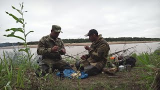 FISHING ON THE RIVER. CATCHING A PIKE ON A HEAVY LURE. FISHING IN THE NORTH.