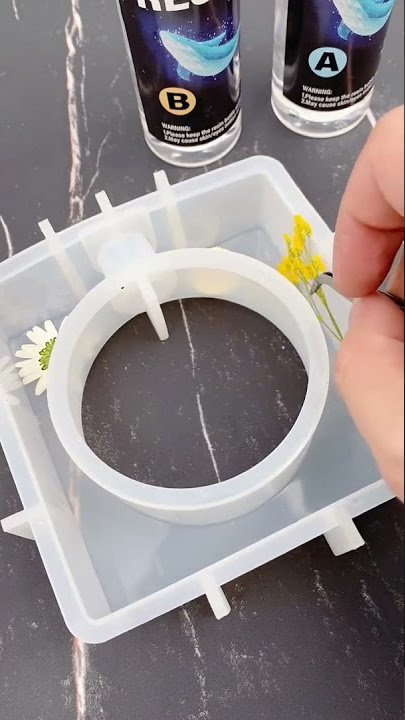 Production of dried flower vase