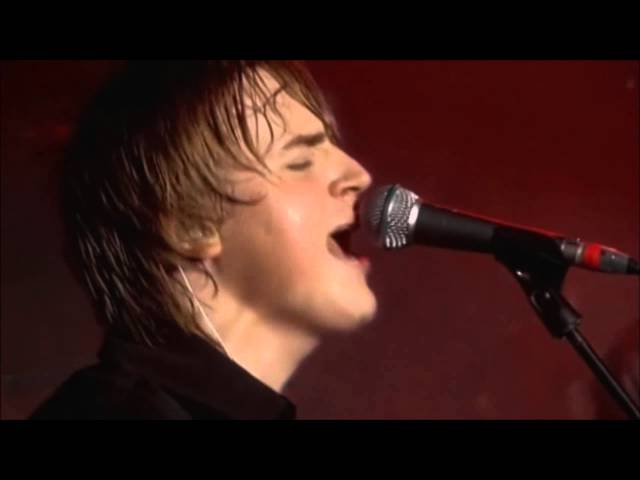 Too Close For Comfort (Live) - McFly 