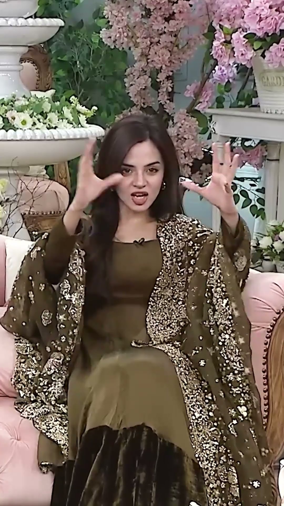 Celebrity Crush ne Block kardiya ?? #komalmeer #nidayasir #shorts