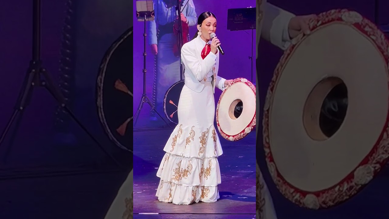 La nieta de Pedro Infante canta Amorcito Corazón
