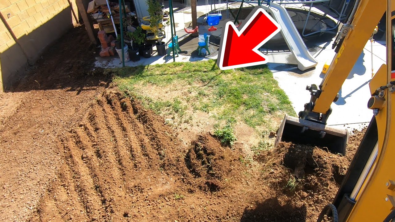 Helping a Neighbor Level his Backyard with SANY SY26U Excavator