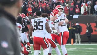 Andre Szmyt's 49-yard field goal helps Browns end season on high note