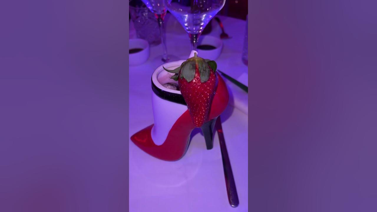 Пробуем розовые роллы 🍣 - YouTube
