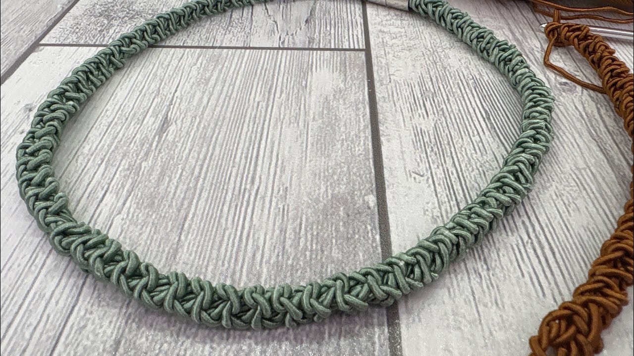 Collane e bracciali all’uncinetto: I cord italiani