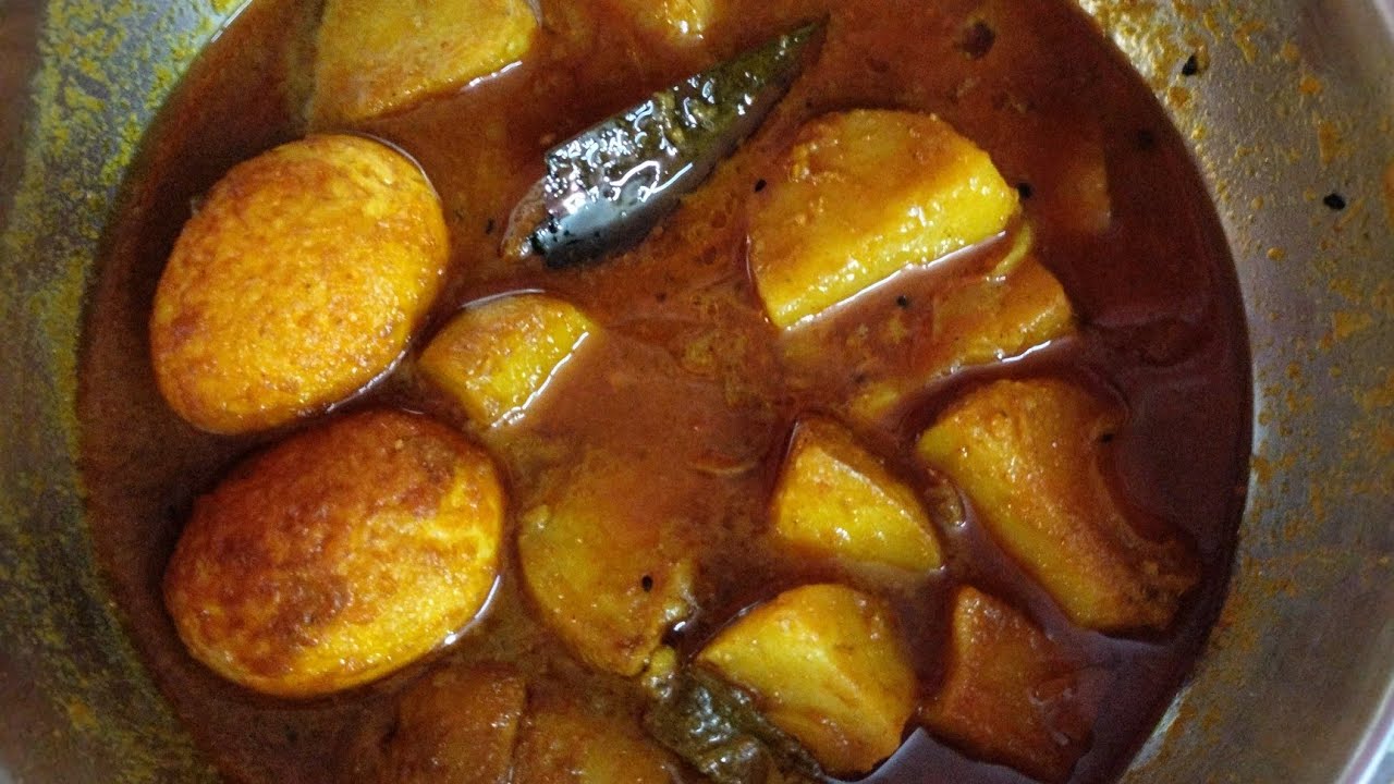 Hello everyone আজকের রান্না ডিমের ঝোল আর রুটি চলে এসো সবাই