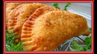Вкусный, сочный Чебурек с сыром и зеленью Вкусный, сочный Чебурек с сыром и зеленью