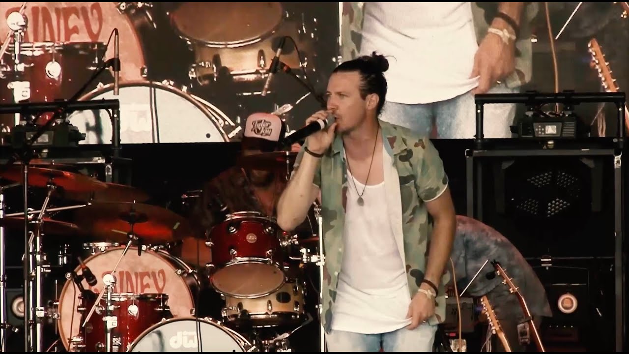 Rayne Johnson - Country Up (Performance)