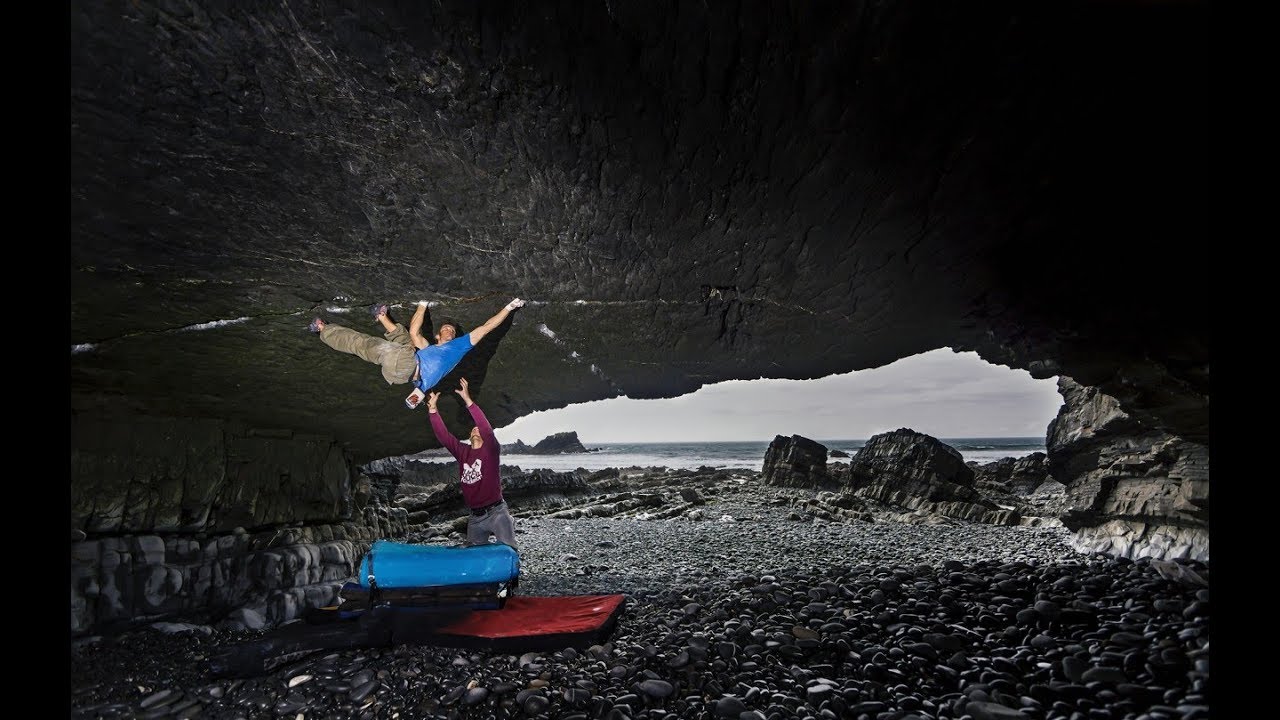 Tom Randall climbs the insane-looking The Kraken V13
