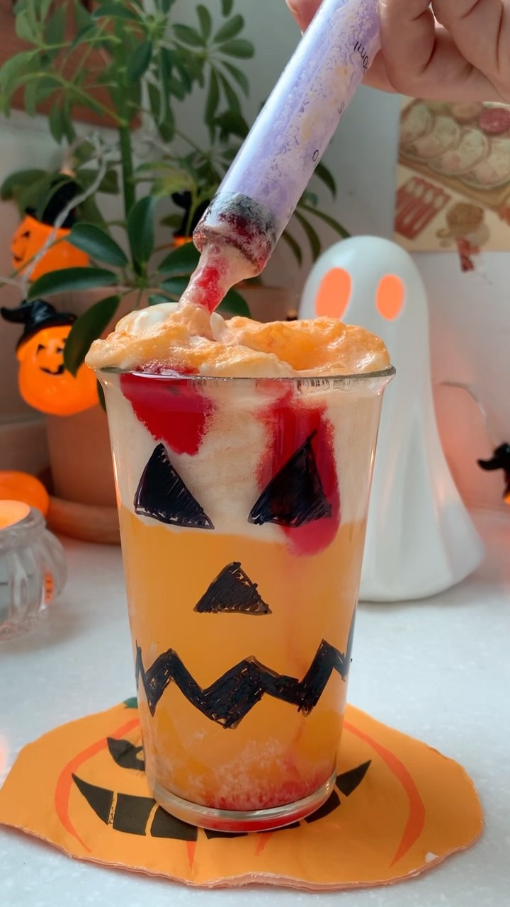 Making Fanta Jack O’Lantern Floats👻🎃#할로윈푸드#halloween#halloweendrink# ...