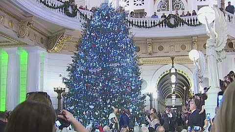 Gov. Shapiro, state leaders host tree lighting ceremony at Capitol