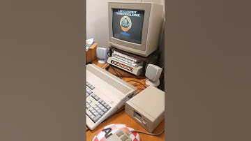 Playing Lotus Esprit Turbo Challenge on an Amiga 500 #shorts #retrogaming