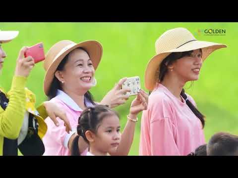 Banh Mi & Xa Xi play capture the flag with friends | Our Family show