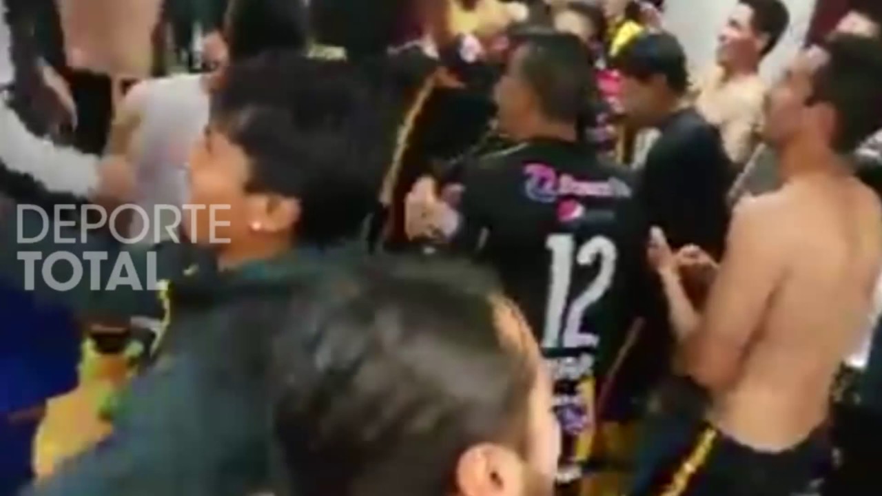 Festejos en el vestuario de The Strongest tras clasificación a octavos deportes univision