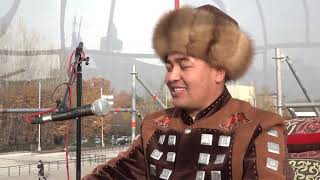 видео: Манасчы Дөөлөт Сыдыковдун Дүйнөлүк Гиннес рекорддор китебине катталуу үчүн Манас айтуусу 1-бөлүм картинка: Манасчы Дөөлөт Сыдыковдун Дүйнөлүк Гиннес рекорддор китебине катталуу үчүн Манас айтуусу 1-бөлүм