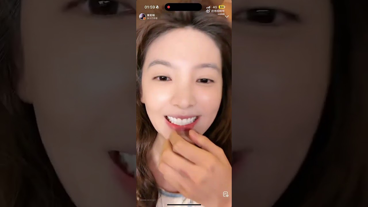 章若楠活动前的直播