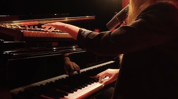 “Who wins the war” [Live] (3/3) | Hannah FEATHERSTONE | TEDxClermontStudio