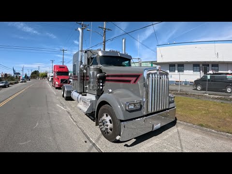 Видео: Обзор легендарной классики и короля дорог 2024 Kenworth W900L Cummins X15 performance 18 Speed ￼￼￼